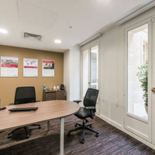 Bureau privé 16 m² 4 postes Coworking Rue du Faubourg Saint-Honoré Paris 75008 - photo 5